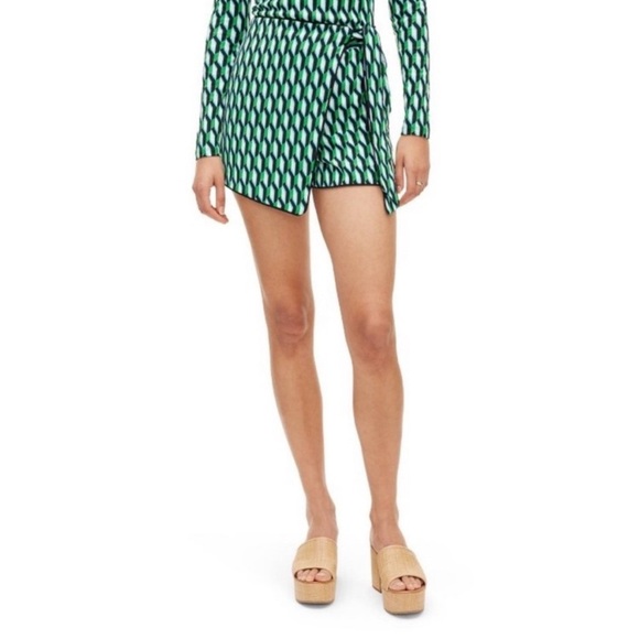 Diane Von Furstenberg Pants - Diane Von Furstenberg x Target Side Wrap Arrow Geo Green Mini Skort Size XXS NWT